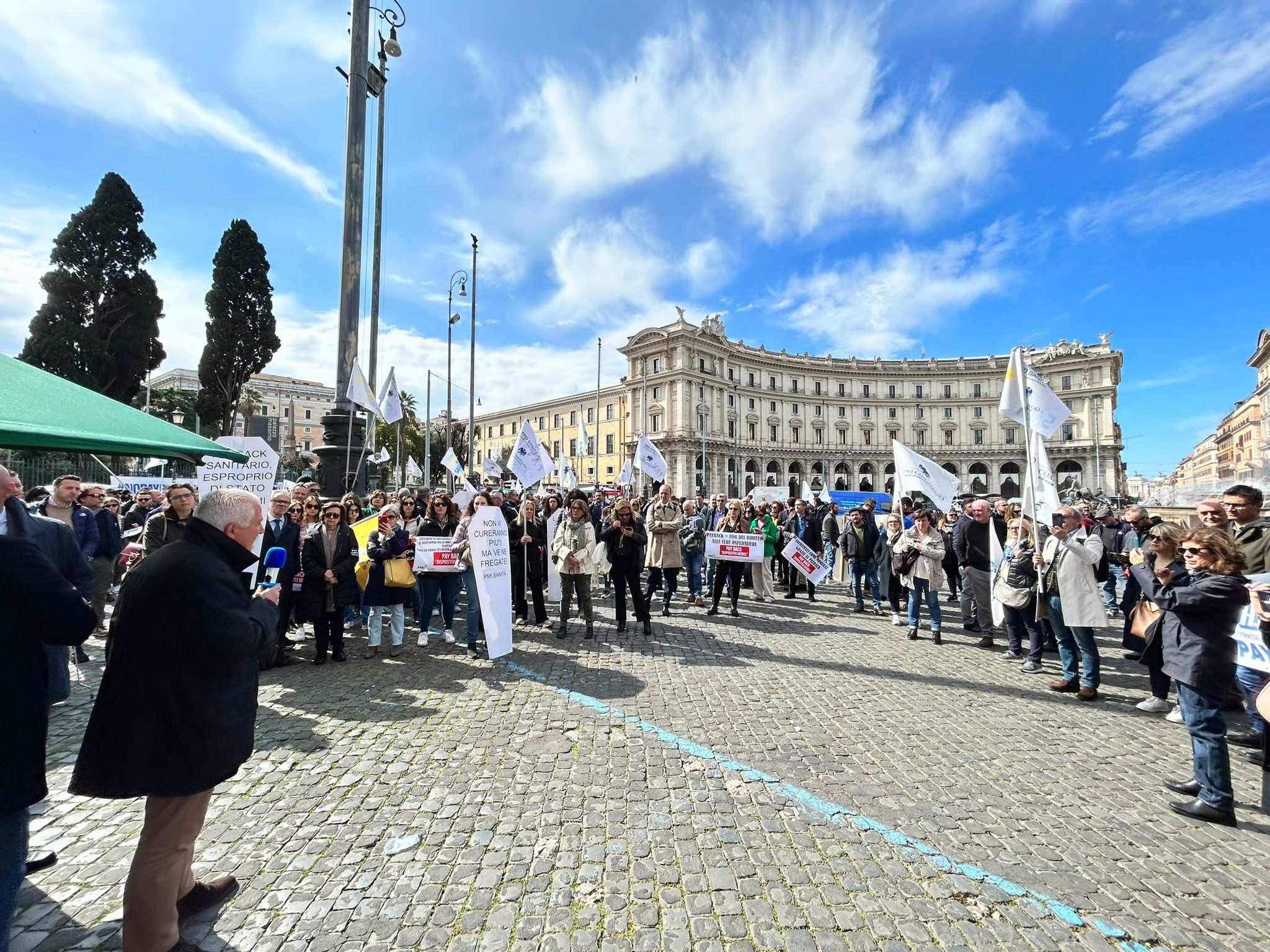 Manifestazione FIFO Payback Roma
